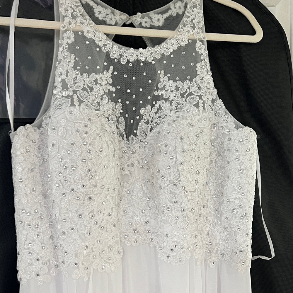 Elegant White Lace Dress